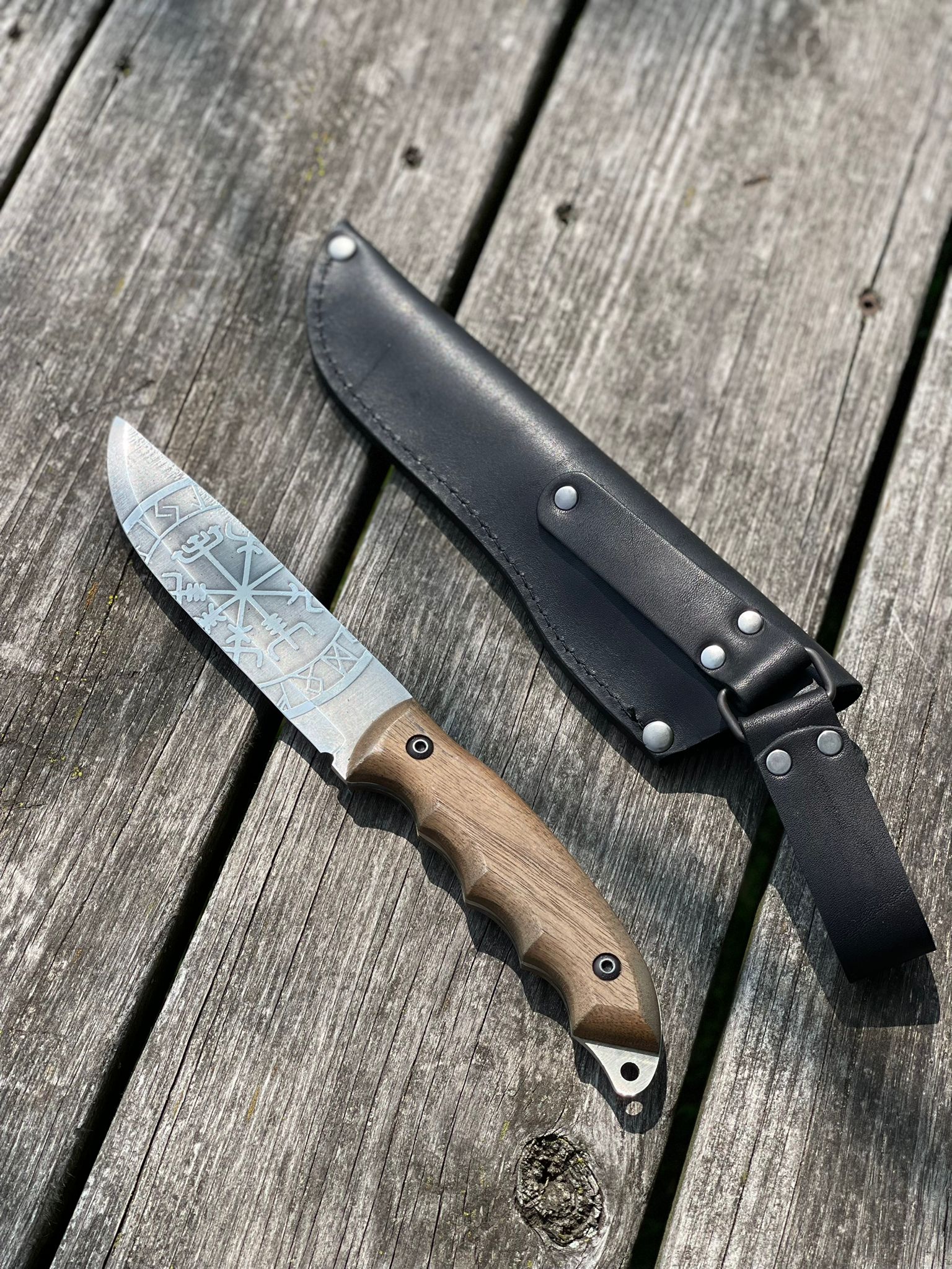 Heavy-duty KNIFE Norwegian with case