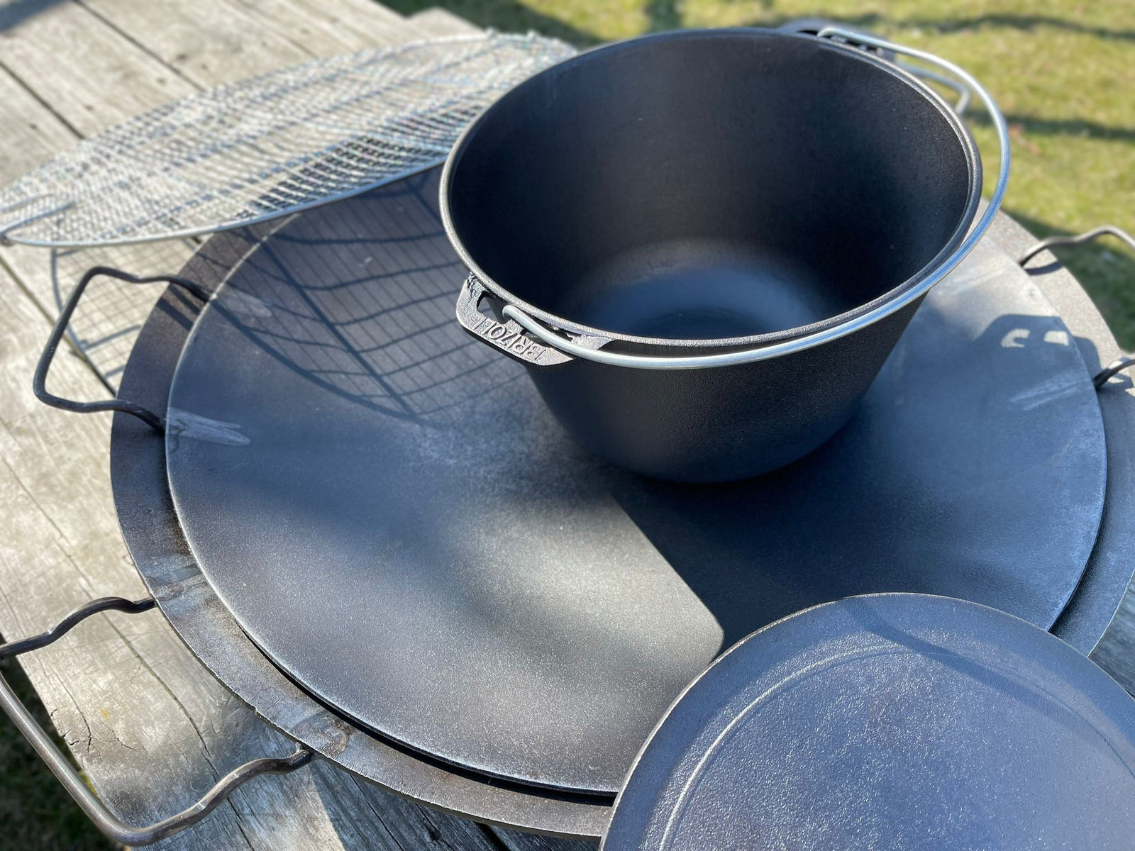 Cast Iron Cauldron 8L with Lid