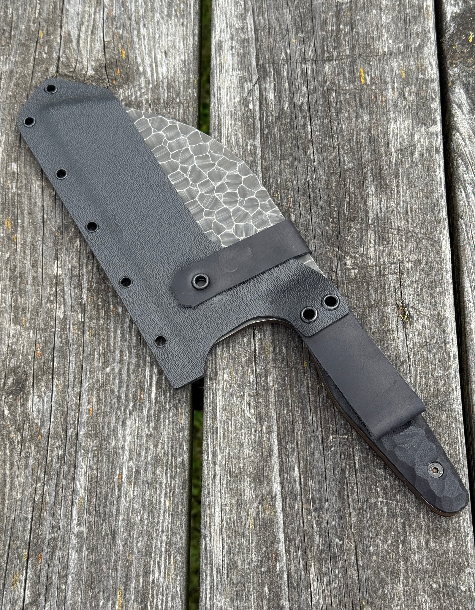 Heavy-duty KNIFE Serbian with case