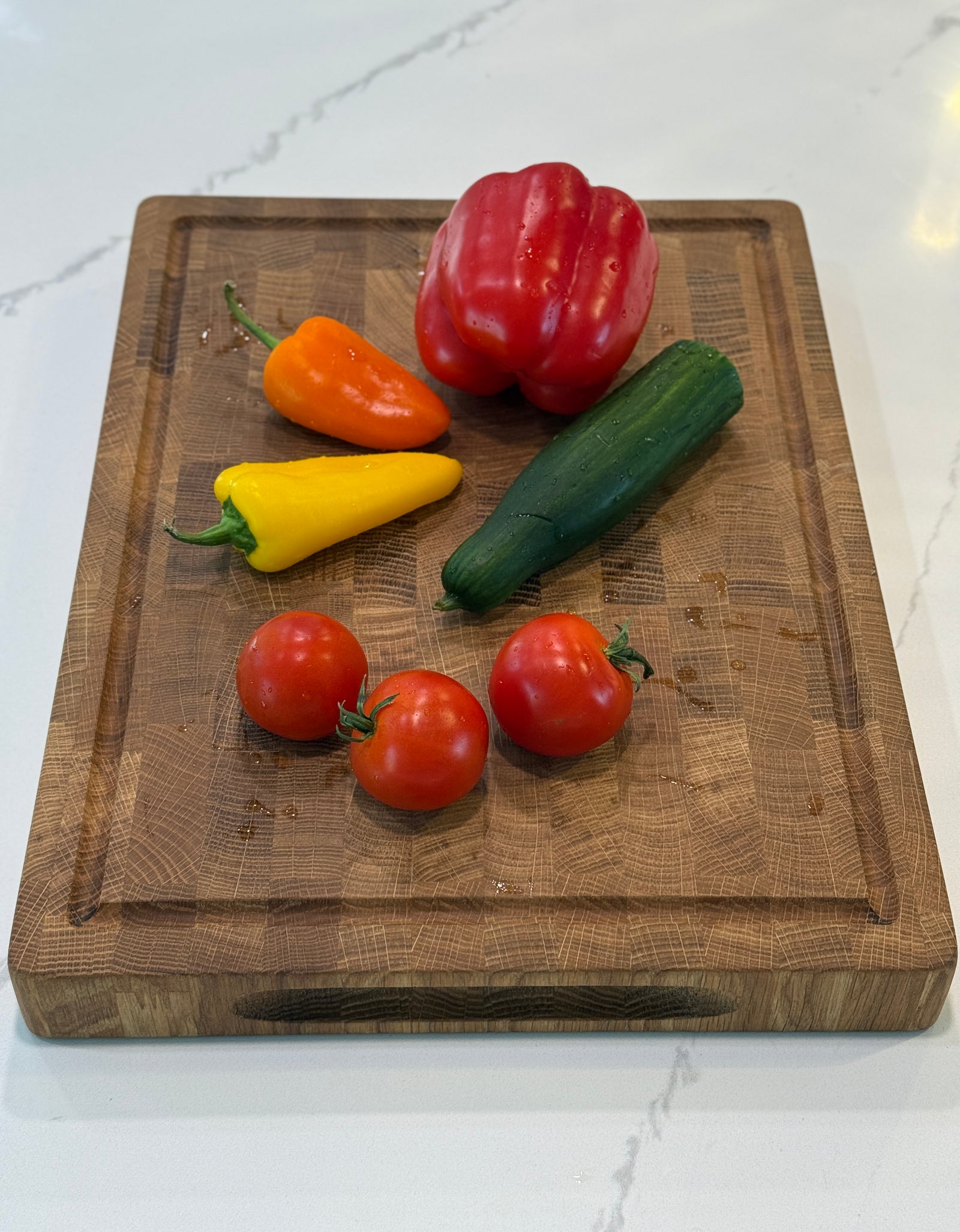 Textured Kitchen Set: Cutting Board and Knives